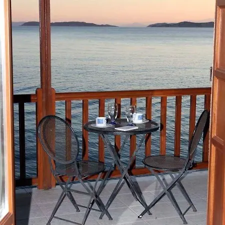 Dion * Loutraki (Skopelos)
